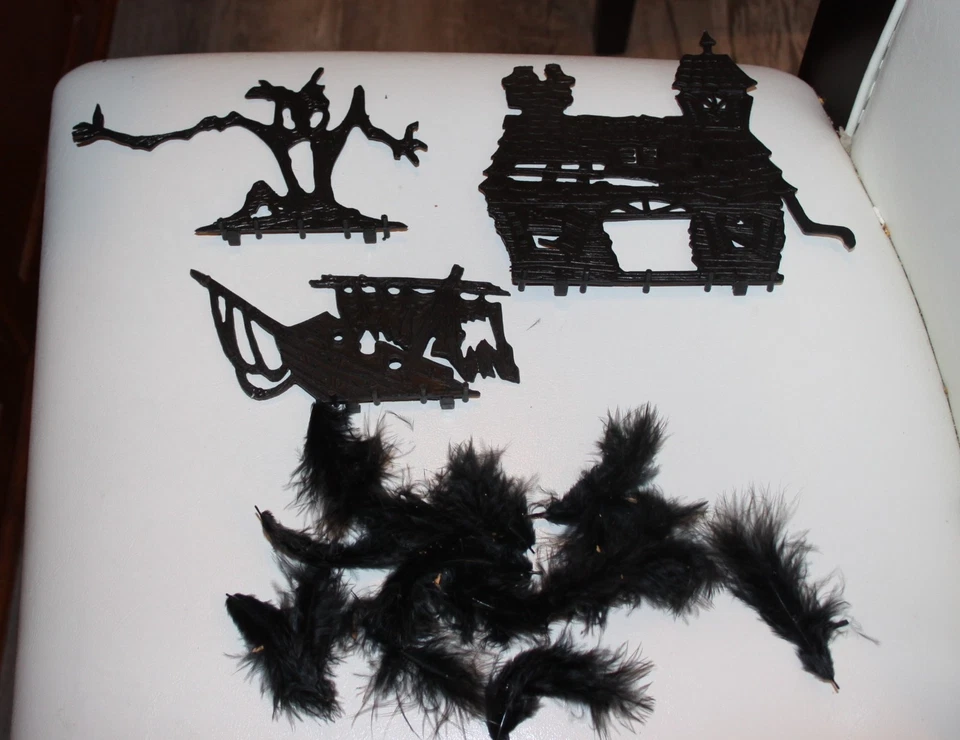 Transogram 1965 Green Ghost Vintage Board Game Part Shipwreck Haunted House Tree - Image 1 of 1