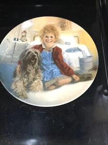 ANNIE & SANDY 1982 COLLECTOR'S PLATE LIMITED EDITION W/BOX. /COA - Picture 1 of 6