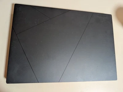 Notebook Asus Zenbook QUEBRADO - Imagem 1 de 4