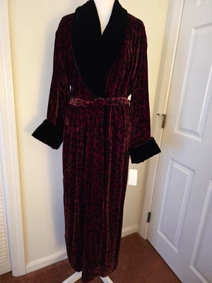 Natori Classics Red/Black  Satin Lined  2 Pocket Belted Robe Sz. (Med) - Image 1 of 4