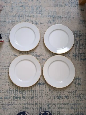 Conjunto de 4 pratos de jantar SPAL porcelana branca 10,5" aro dourado feitos em Portugal em excelente estado usado - Imagem 1 de 4