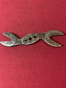 Vintage | Saxon | K & B Co. New Haven CT. | Double Alligator | Thread Wrench - Picture 1 of 12