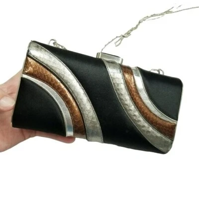 Bolso sin asas JUDITH LEIBER lados duros correa de cadena cuero negro plata dorado Foto 1 de 4