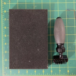 Sizzix Stampin Up Die Brush Tool & Pad 5.5"X1.75" Remove Bits Scrapbooking - Picture 1 of 3