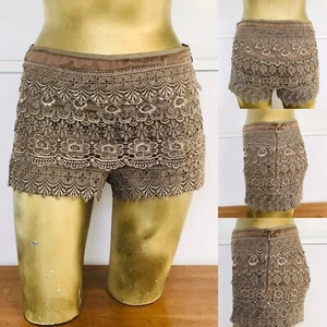 SAN SOUCI Champagne Dorado Festoneado PANTALONES CORTOS DE ENCAJE NUEVOS SIN ETIQUETAS Pequeños - Imagen 1 de 8