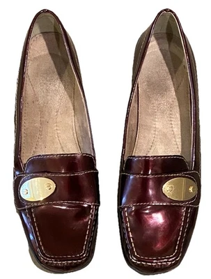 Woman’s Liz Claiborne Arapahoe Slip On Loafers 7.5 M Patent Burgundy - Image 1 of 4