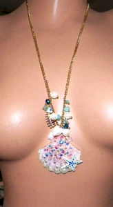 COLLAR BETSEY JOHNSON SEA SHELL ALMEJA NUEVO CON ETIQUETAS - Imagen 1 de 8