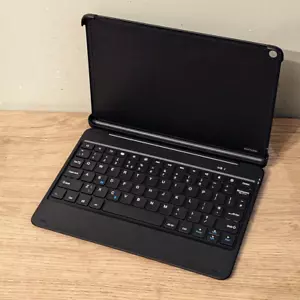 Fintie Bluetooth keyboard with detachable case for Amazon Fire HD 10 11th gen - Picture 1 of 15