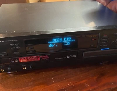Phillips CDR785 Audio 3 CD Recorder / Changer. FOR PARTS OR REPAIR. POWERS ON - Image 1 of 4