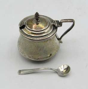 ANTIQUE LONDON STERLING SILVER SALT POT w/HINGED LID & STERLING SPOON (1903) - Picture 1 of 4