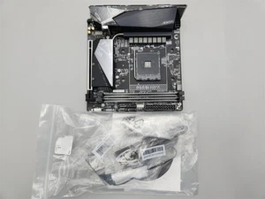 GIGABYTE B550I AORUS PRO AX AM4 AMD/B550/Mini-Itx/DDR4/Motherboard -NOT WORKING- - Zdjęcie 1 z 5