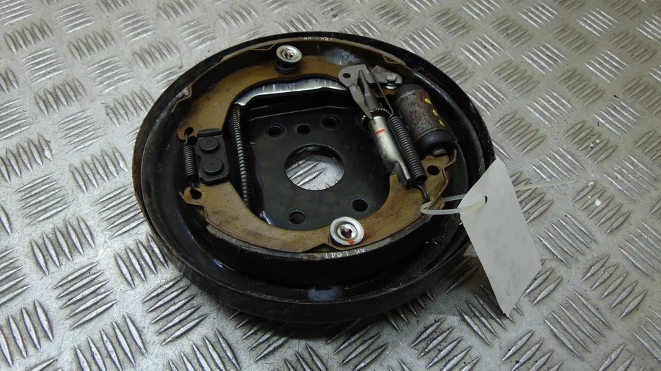 Tambor disco freno trasero pasajero izquierdo mitsubishi mirage n/s 1.2 gasolina 2013-22N Foto 1 de 3