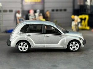 Preowned Gateway Global 1:64 Scale Diecast Model Car Silver Chrysler PT Cruiser - Picture 1 of 8