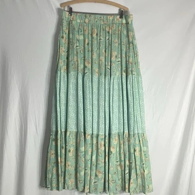 Maxi falda fruncida de gasa lavable floral verde talla 1X para mujer tórrida Foto 1 de 4