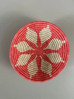  Cesta africana tejida a mano All Across Africa Expressions decoración del hogar, colgante Foto 1 de 4