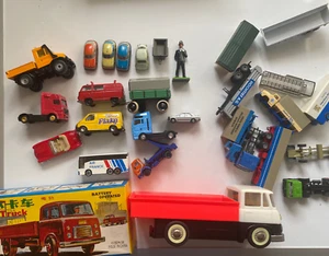 Interssante Sammlung Modellautos - u.a Siku Plastik , 4 x Blech 50er Jahre u.v.m - Picture 1 of 10