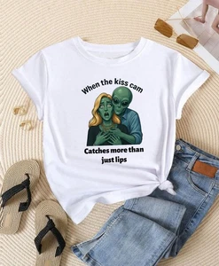 T-shirt Coldplay, Kiss Cam Caught Cheating Shirt, maglietta divertente K-pop, top unisex - Foto 1 di 13