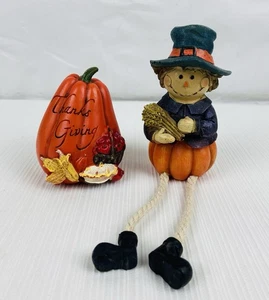 2 Stück Thanksgiving Herbst Halloween Figuren Vogelscheuche Regal Sitter & Kürbis Harz - Bild 1 von 5