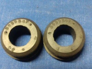 GM NOS Valve Cover Grommets PAIR BB Chevrolet # 3989347 OEM  - Bild 1 von 4