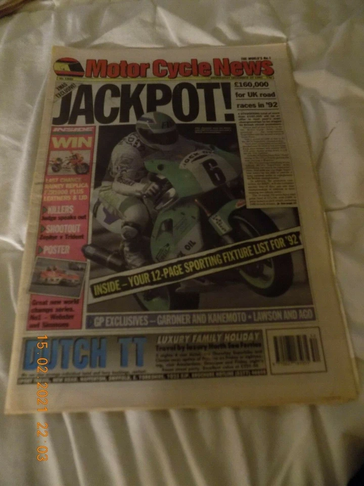  Motor Cycle News/25,12,1991/Triumph Trident v Kawasaki Zephyr/FJ-1200/ - Image 1 of 4