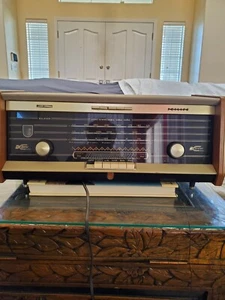 Phillips vintage tube radio - Picture 1 of 3