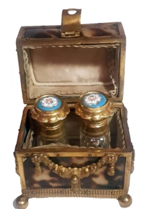 Antikes Reise Parfum / Necessaire des 18. Jhdts. mit Schildpatt - Imagen 1 de 1
