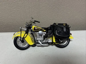 Rare Yellow Danbury Mint Indian Motorcycle 1:10 Scale Diecast Model Saddlebags - Picture 1 of 15