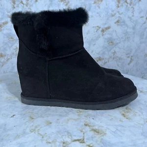 Juicy Couture Women's Size 9M Shoes Black Comfort Fur Hidden Wedge Fashion Boots - Picture 1 of 11