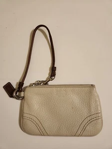COACH Corner Zip Wristlet White Leather Strap 6 1/2 x 4" - Picture 1 of 8