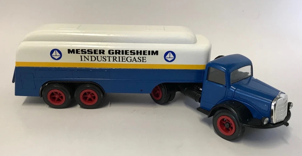 CONRAD - MERCEDEZ-BENZ Con rimorchio a gas MESSER GRIESHEIM - 1/43 - CON5426 - Immagine 1 di 1