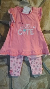 NWT INFANT GIRLS SWIGGLES 2-PC TOP & PANTS SET 12M "I AM SO BERRY CUTE" #BAN - Picture 1 of 2