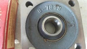 4 bolt Bearing Flange Assembly #FY-100-21 NOS, SKF Brand - Picture 1 of 6