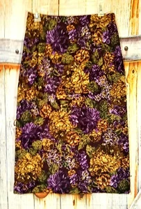BRIGGS NEW YORK Womans FLORAL Skirt PETITE Size 10P - Picture 1 of 3