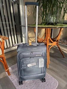 Samsonite AirLIFT Carry On Spinner - Picture 1 of 6