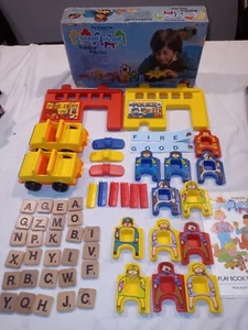 1984 Scrabble People Building Play Set Happy Family 130 Plus Fire Police More!! - Picture 1 of 13