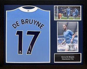 CAMISETA DE FUTBOL FIRMADA POR KEVIN DE BRUYNE DEL MANCHESTER CITY ENMARCADA CON PRUEBA Y CERTIFICADO DE AUTENTICIDAD - Imagen 1 de 2