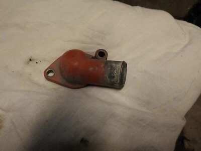 Carcasa termostato GM cuello de agua GM #3972128 1969 1970 Chevrolet Corvette Camaro Foto 1 de 2