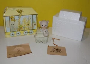 Precious Moments Birthday Train Series 15938 para bebé - Baby Bear 1985 con caja - Imagen 1 de 2