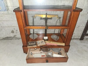 Antiguo estuche de vidrio y madera a escala de equilibrio - Fisher Scientific Company + extras - Imagen 1 de 12