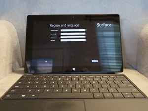 Microsoft Surface RT Tablet, Model 1516, NVIDIA TEGRA 3 T30 CPU, 1.30 GHz, 32GB - Picture 1 of 5