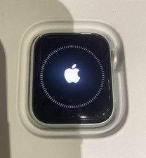 Apple Watch Series 4 40 mm Silver Aluminum Case with Seashell Sport Loop (GPS) -