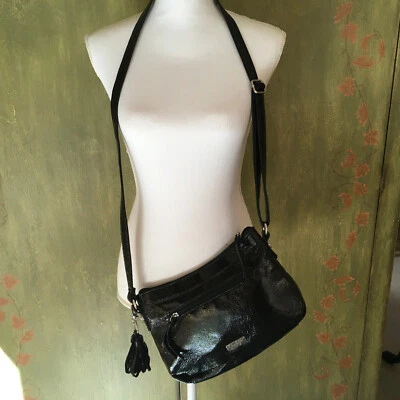 Bolso Bandolera Jessica Simpson Negro Charol Foto 1 de 4