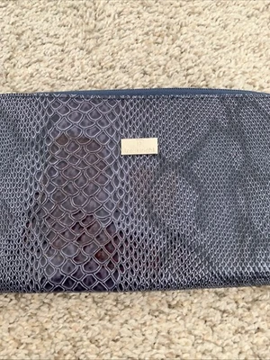 Cartera de viaje con cremallera derecha Foto 1 de 4