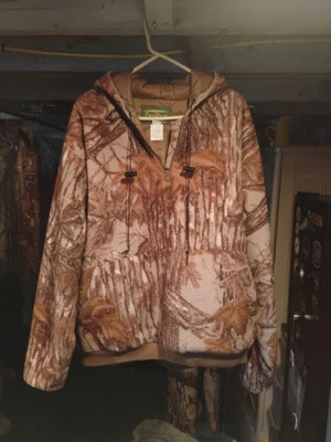  Cabeals Hunting Coat & Bibs heavy duty for cold weather - Image 1 of 4