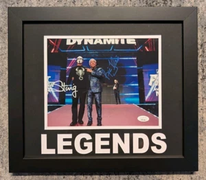 Fotografia firmata Sting e Ric Flair incorniciata e opacizzata "Leggenda" JSA 16x14 - Foto 1 di 7