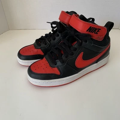 Tênis de basquete Nike Court Borough Mid 2 preto/vermelho infantil tamanho 3,5Y - Imagem 1 de 4