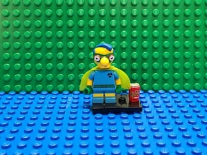 Lego Fallout Boy Minifigure Simpsons Series 2 Complete W Base CMF 71009 Milhouse - Picture 1 of 4