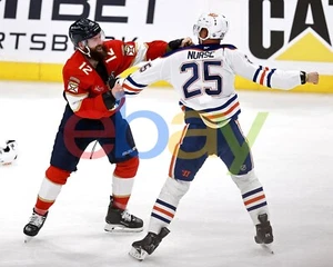 Foto de Jonah Gadjovich Fights Darnell Nurse 2025 Juego 3 Panthers Oilers 8x10 NHL - Imagen 1 de 1