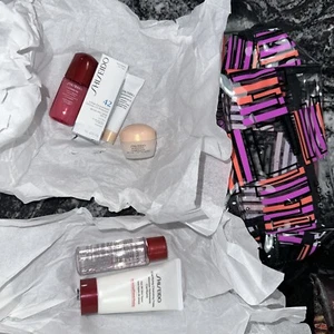 Shiseido Skin Care Deluxe Set Bag 7pc Bio-performance Serum Lift Cleansing SPF42 - Picture 1 of 5