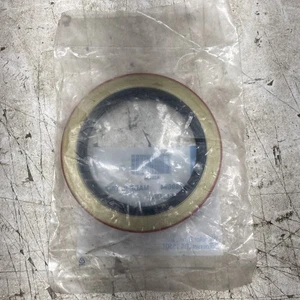 GM Rear Wheel Bearing Seal 469694 (New Old Stock) - Foto 1 di 3